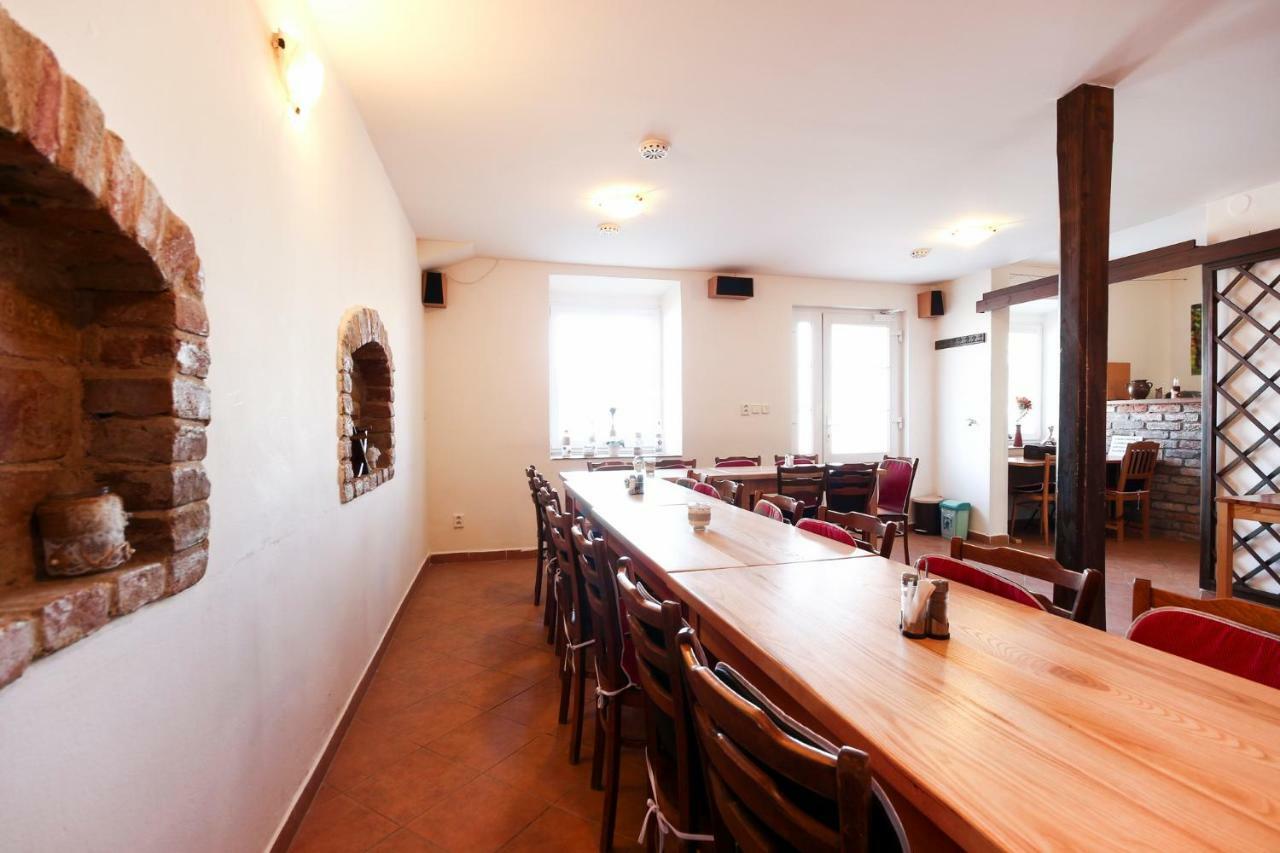 Penzion Bazen Vino Sklep U Palecku Zajeci Exterior photo